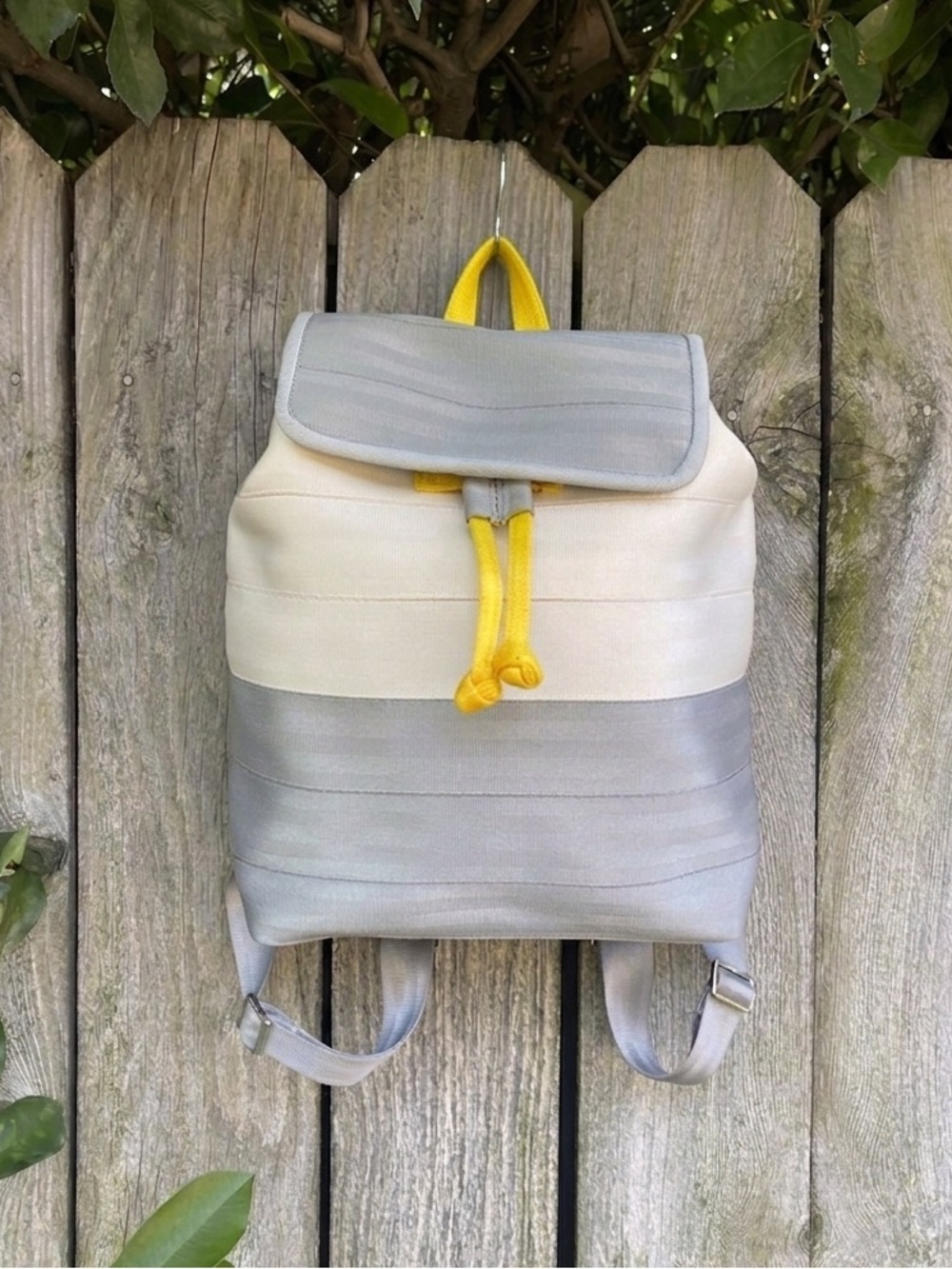 Harveys Made USA Berkeley Backpack Bag Rare White Gray Buttercup Yellow